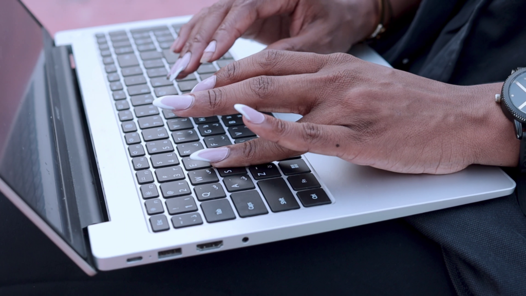 Huawei MateBook D16